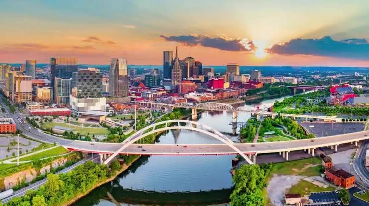 Registered Nurse - ICU healthcare job in Nashville, tennessee